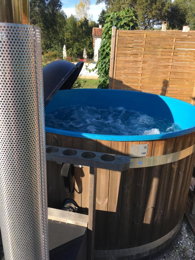 Maison Perigord Vert Piscine Et Spa La Roche-Chalais Екстериор снимка